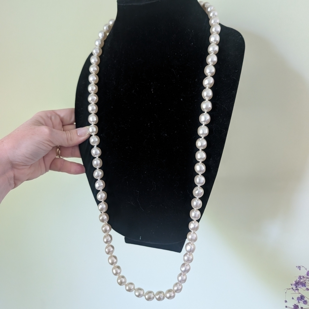 Elegant Pearl Necklace